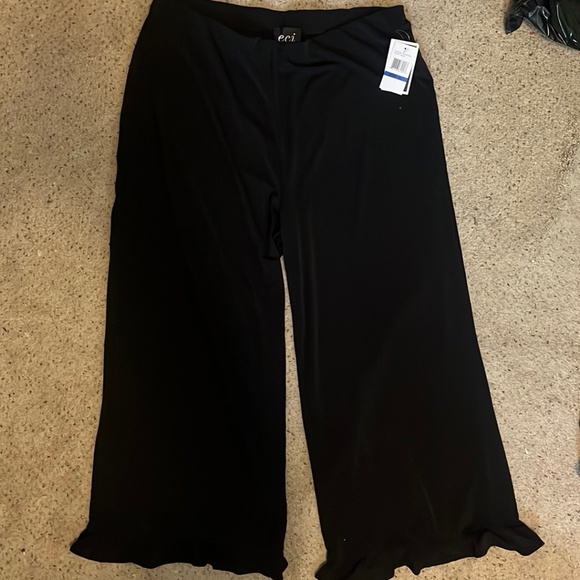 Black Women's Wide-Leg Pants - Picture 1 of 6